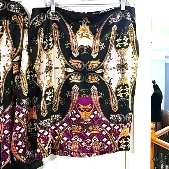 Blouse and Skirt Set - Picture 5 of 8